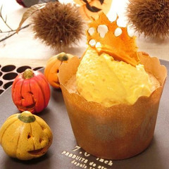 バナナシフォンケーキ　かぼちゃクリーム添え