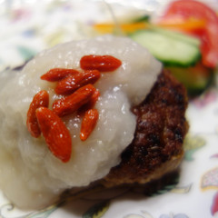 美肌づくりに　梨のあんかけハンバーグ