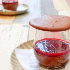 チョコレートムースとコーヒーのチュイル