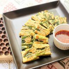 大豆粉でニラチヂミ　甘辛タレ添え