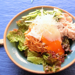 汁なし冷麺風そうめん　温玉添え