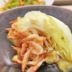 キャベツと桜海老の蒸し煮
