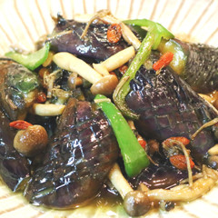 血液サラサラに　茄子としめじの枸杞酒炒め