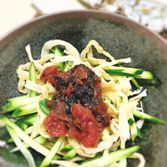 ゆで干し大根と梅の和え物