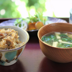 モロヘイヤとえのき薄揚げの味噌汁