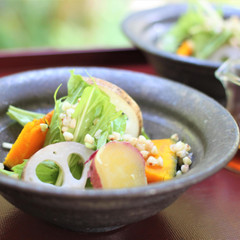秋の蒸し野菜と蕎麦の実のサラダ
