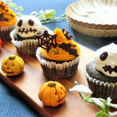 ブラックココアカップケーキ(ハロウィン仕様）
