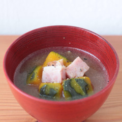 ごろごろかぼちゃとベーコンのおみそ汁
