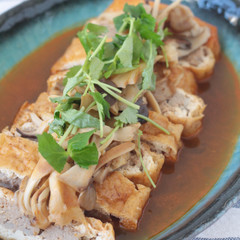 でっかいお揚げのひき肉詰め　キムチだし 