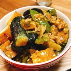 ボリューム満点！夏野菜のトローリあんかけ丼