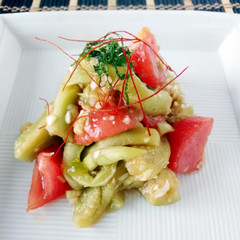 茄子のレンジ蒸しとトマトの中華あえ