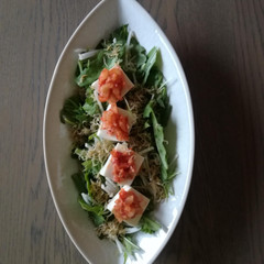 豆腐と春菊のカリカリじゃこサラダ