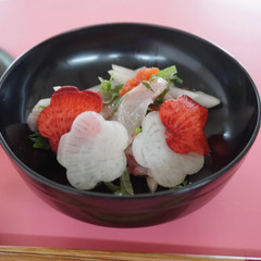 鯛の桜舞うサラダ