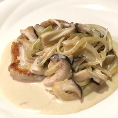 豚肉のソテー 木の子クリームソース