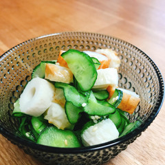 切って混ぜるだけ！きゅうりと竹輪の酢の物