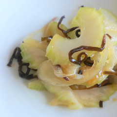 セロリとみょうがの中華風塩昆布和え