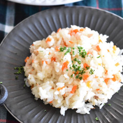 鍋炊き簡単‼︎人参とツナピラフ🍚