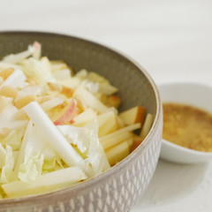 白菜とリンゴのマスタードサラダ