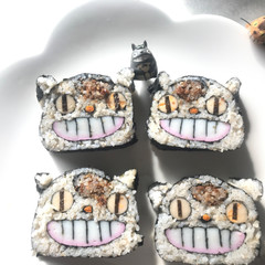 ネコバス　デコ巻きずし