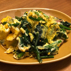 ほうれん草のスパイス炒め卵とじ