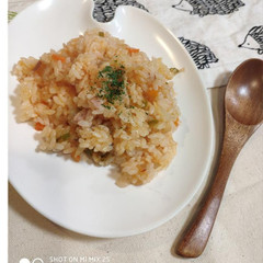 トマト風味の炊き込みピラフ