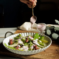 ホタルイカと季節野菜のサラダ　赤紫蘇ソース添え