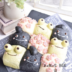おたまじゃくしとカエルのちぎりパン