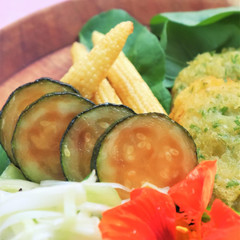 ズッキーニと夏野菜の揚げびたし