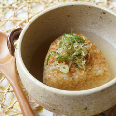 焼きおにぎりの出汁茶づけ