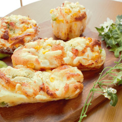 たっぷりエダムチーズのオニオン枝豆パン