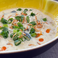 ごろごろ豚と冬野菜の豆乳仕立て鹹豆漿Wの味わい