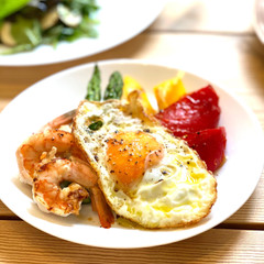 野菜と海老のグリル　ビスマルク風