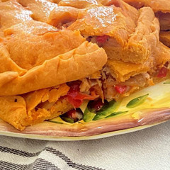 ポルトガル人の愛したオレンジ色の大きな包み焼きパ