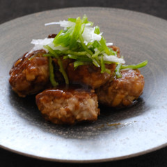 里芋と里芋の焼き団子　黒酢餡