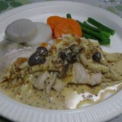 チキンソテーキノコのマスタードソース