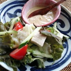 本格棒々鶏ソース　ワンタンと豆腐のサラダと共に