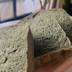 あこ酵母で作るよもぎ食パン（昨日活性種）