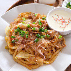 タッカルビ風うどん　チーズソース