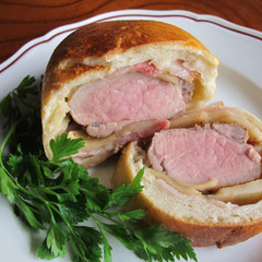 豚ヒレ肉のパン包み焼き