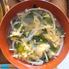 玉ねぎとわかめのたまごスープ