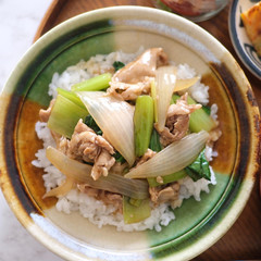 豚こまと玉ねぎのあんかけ丼
