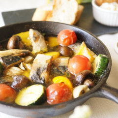 鯖と夏野菜のアヒージョ