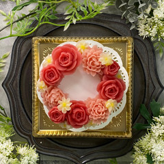 PYONA an bouquet
