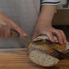 手ごねパンもくもく