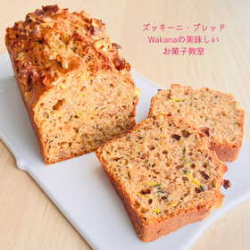 気持ちヘルシーなしっとりした焼き菓子。朝食にも♪
