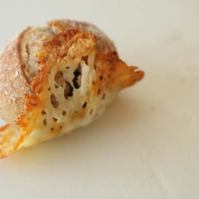 ゴーダチーズとライ麦の酸味が微妙に絡みます