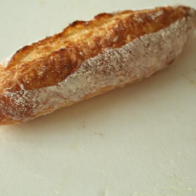 バターミルクを使った、ソフトなフランスパンです。