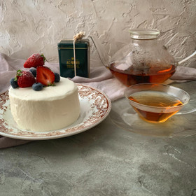 レッスンに使用する茶葉と茶器。