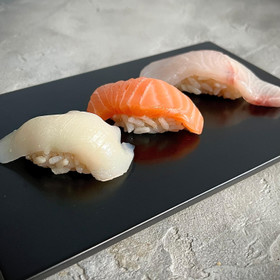 魚は、鯛、ぶり、鮪またはノルゥエーサーモンの３種予定