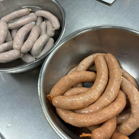 ソーセージの色の付け方(着色料なし)もご紹介します。